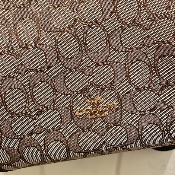 Coach signature crossbody bag - Picture 2 of 5